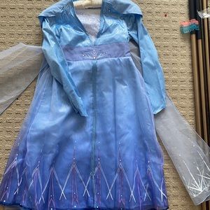 Disney store Elsa Halloween costume 9/10
